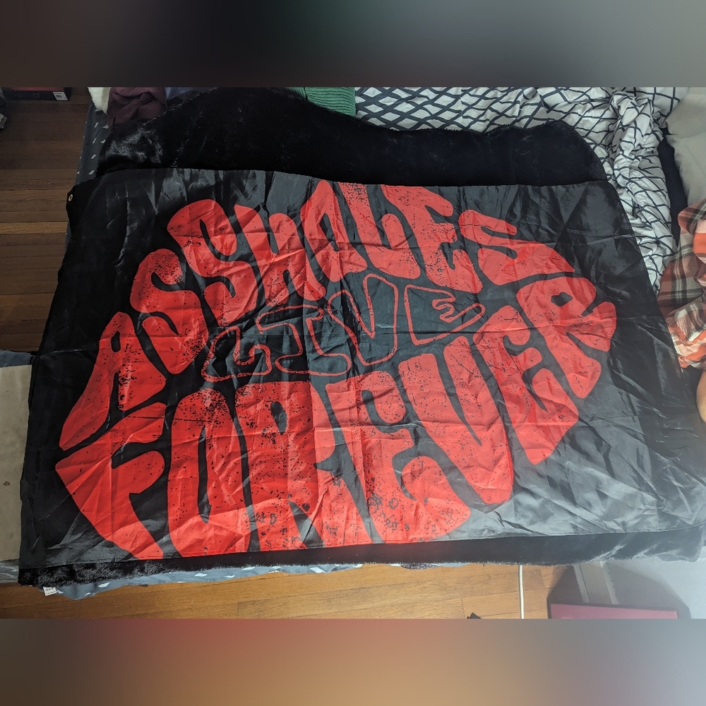 Brand new ALF FLAG lips